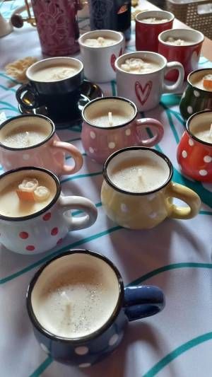 Tassen mit einem leckeren Getränk